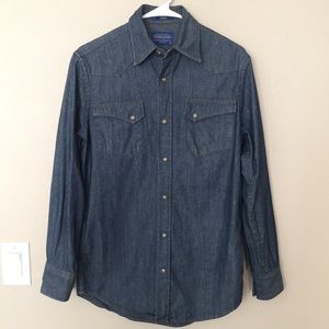 Pendleton Men’s Fitted Denim Button Down